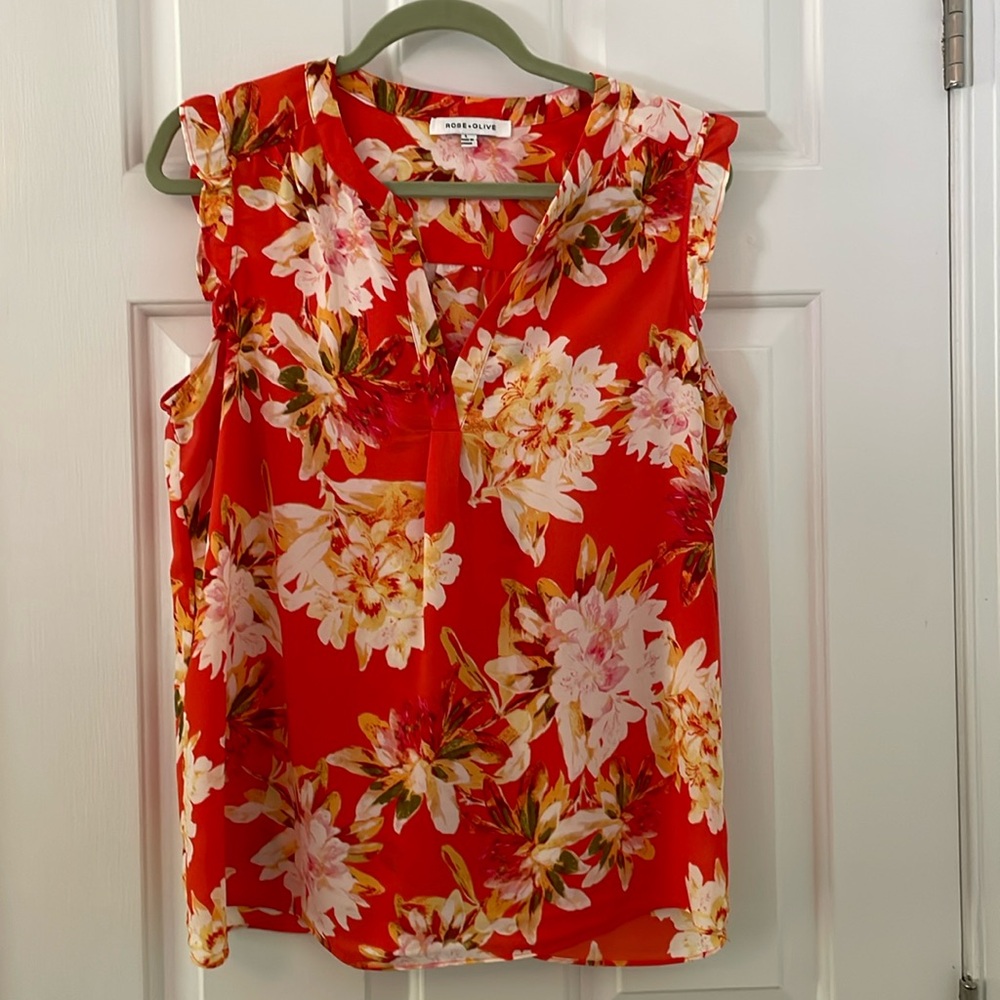 Rose & Olive sleeveless blouse. Size L
